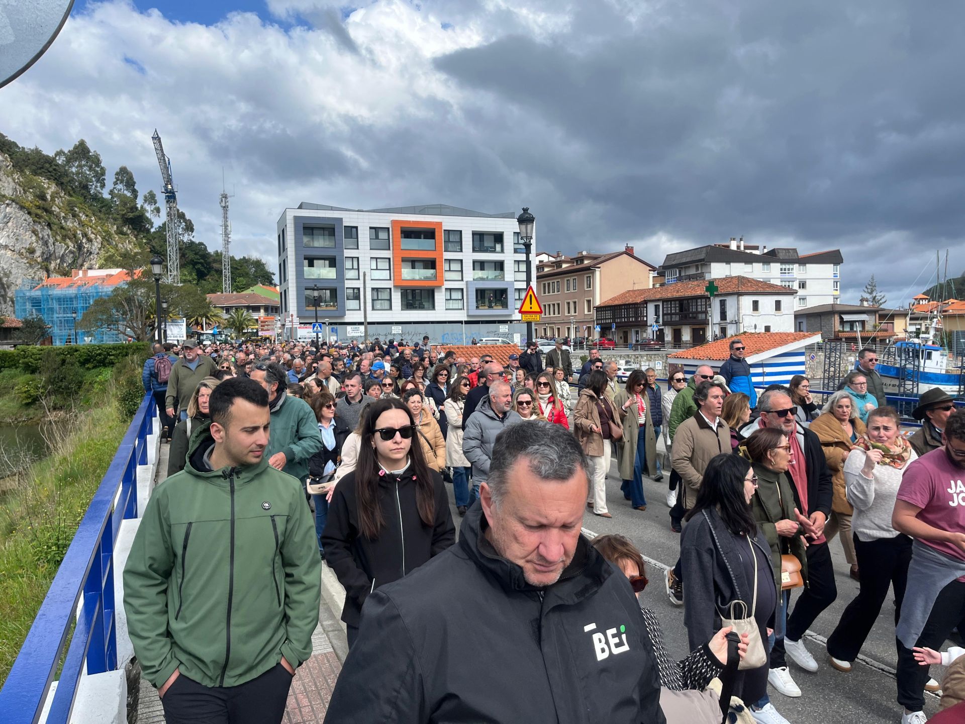 Clamor en Ribadesella contra el cierre de su puente