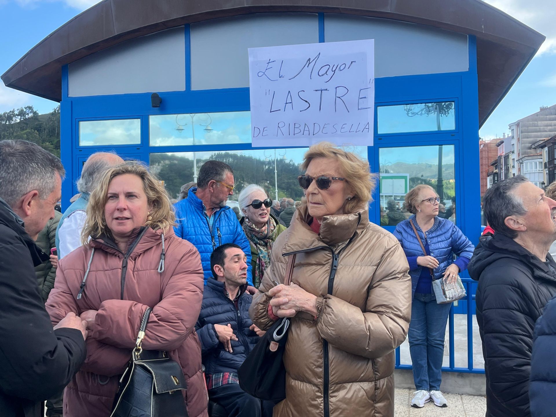 Clamor en Ribadesella contra el cierre de su puente