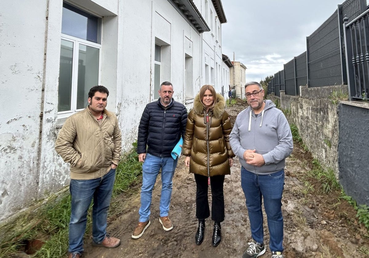 El Ayuntamiento sierense realiza reparaciones en el colegio de Faes, en Valdesoto