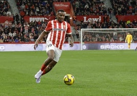Juan Otero en el partido del Sporting de Gijón ante el Mirandés del pasado viernes.