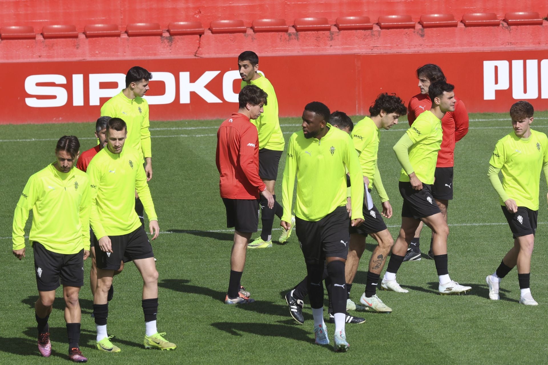 Entrenamiento del Sporting de Gijón en Mareo: próxima parada a Cádiz