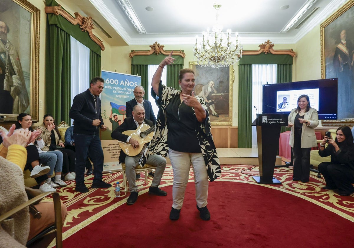 Adela Gabarri: «Como mujer gitana y feminista, voy donde quiero y hago lo que quiero»