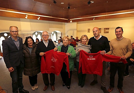 Juan Carlos Guerrero, Ana María Díaz, Sabino González, Pilar del Pozo, Carmen Sellás, Carlos Fernández y Alejandro Alonso, en la presentación.