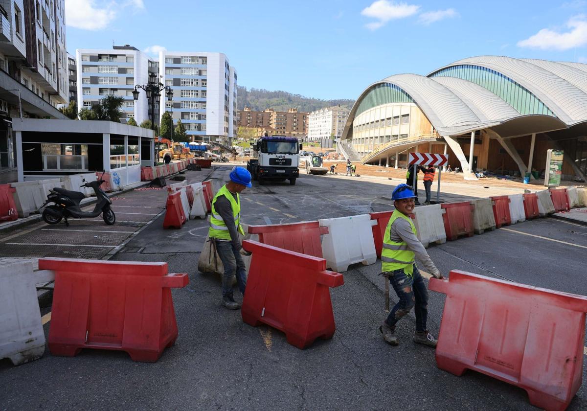 Oviedo pavimenta las calles del entorno del Palacio de los Deportes