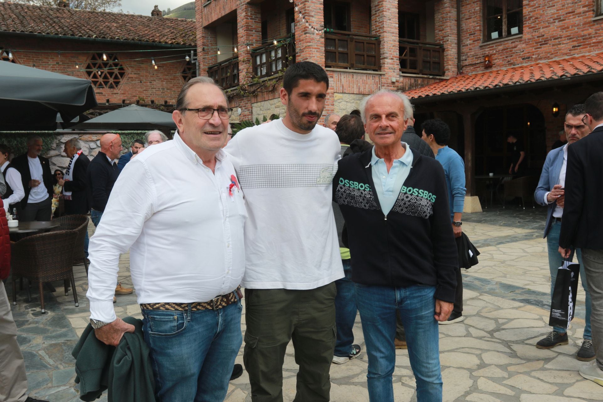 Primer encuentro de aficionados del Sporting de Gijón en Cangas de Onís