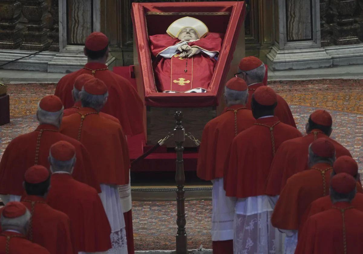 Los cardenales con más posibilidades de suceder al Papa según un algoritmo