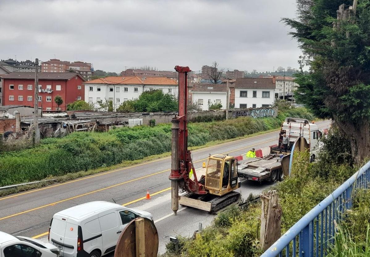 Arrancan las obras de los paneles antirruido en el barrio de Llaranes, en Avilés