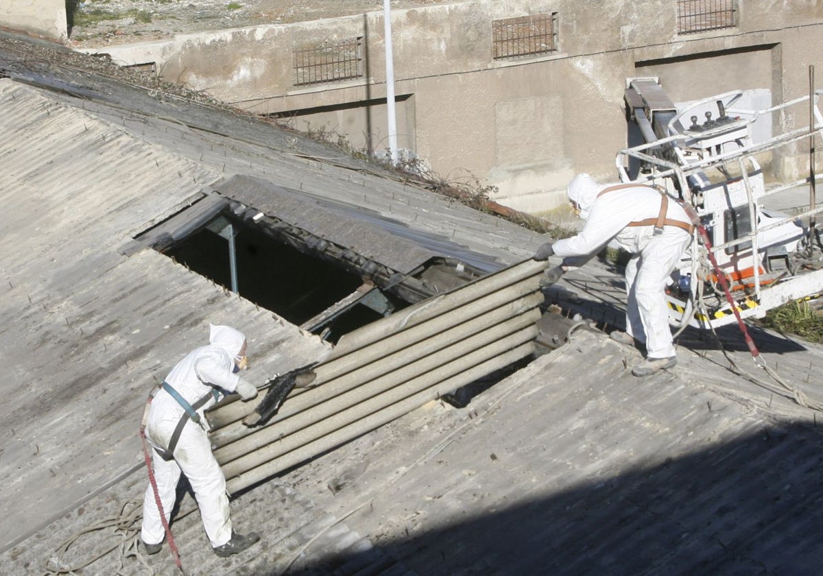 En busca de amianto en 34.000 edificaciones de Gijón con imágenes de satélite e inteligencia artificial