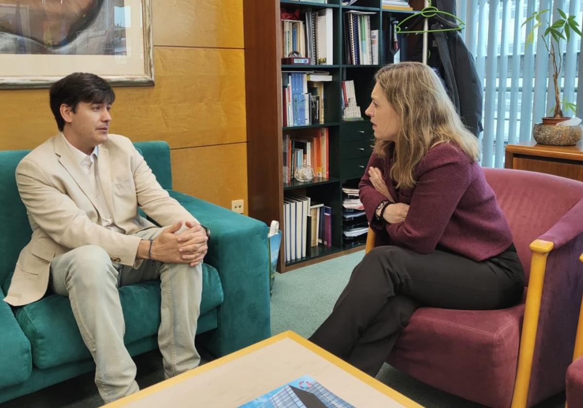 Borja Sánchez defiende ante Fade y sindicatos el papel de la I+D+i para retener el empleo industrial