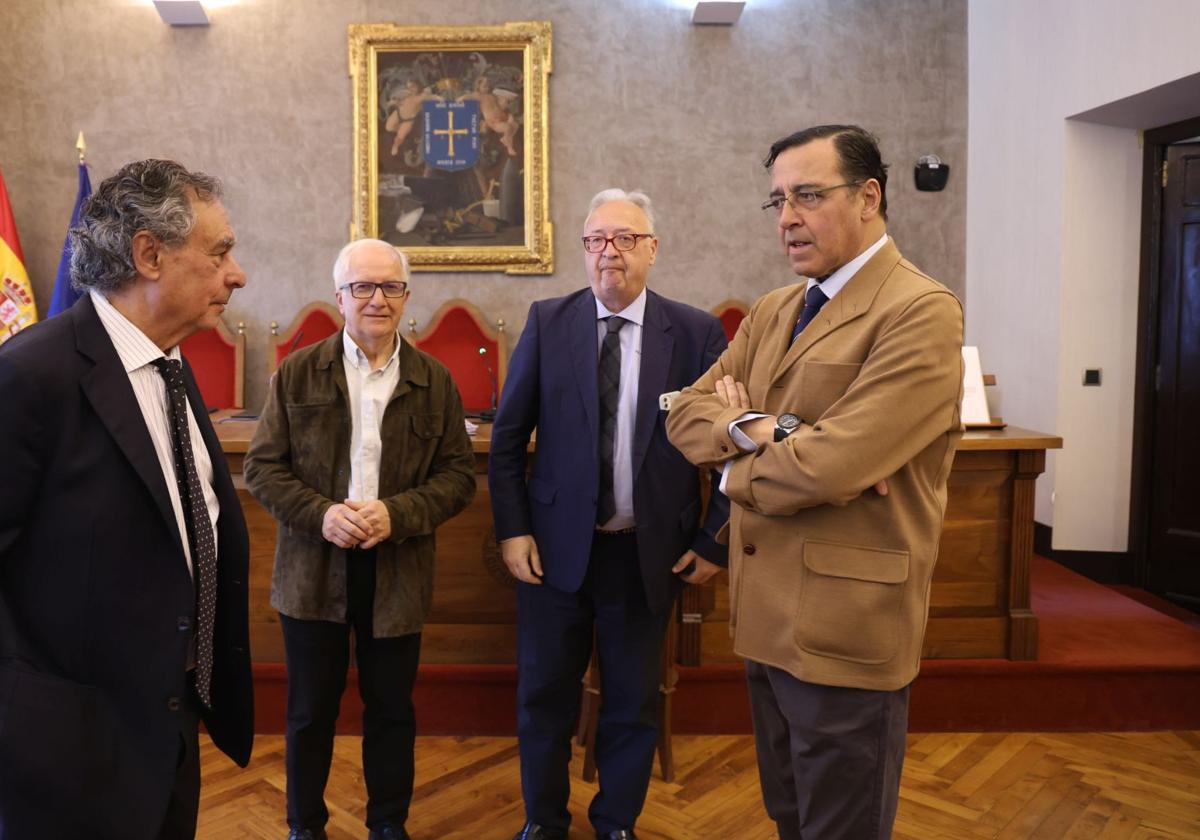 «No hacen falta más médicos ni más estructuras; falta eficiencia»