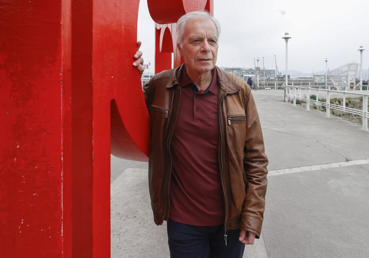 «La playa cambió la vida y la manera de comportarse de muchos gijoneses»