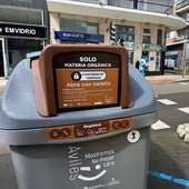 Los nuevos contenedores marrones se han estado instalando estos últimos días.