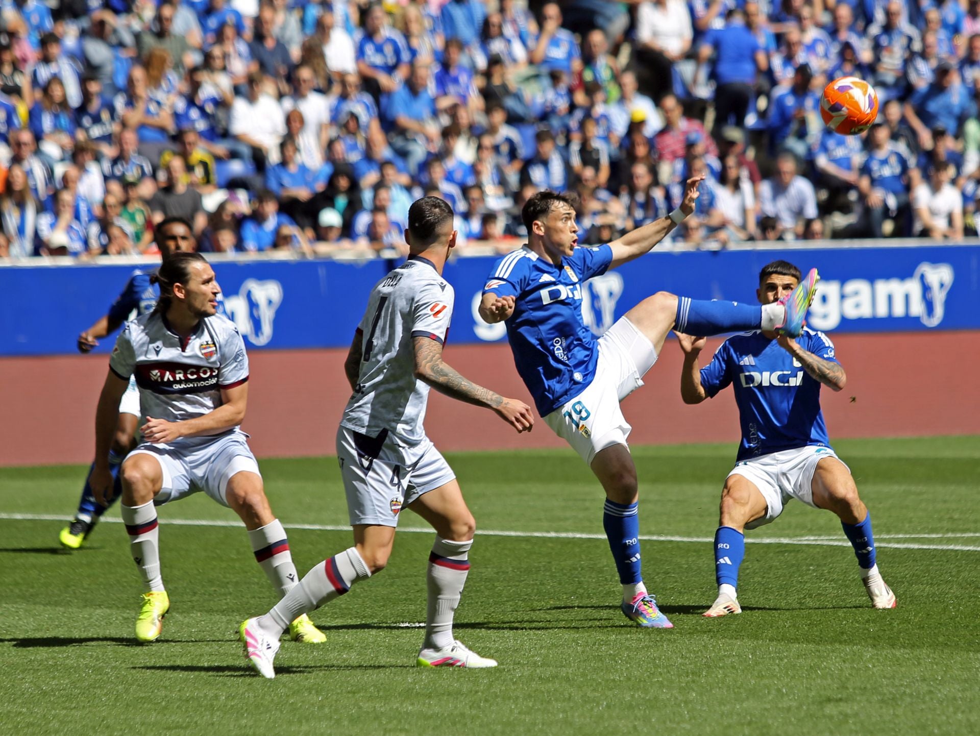 Las mejores imágenes del Real Oviedo - Levante