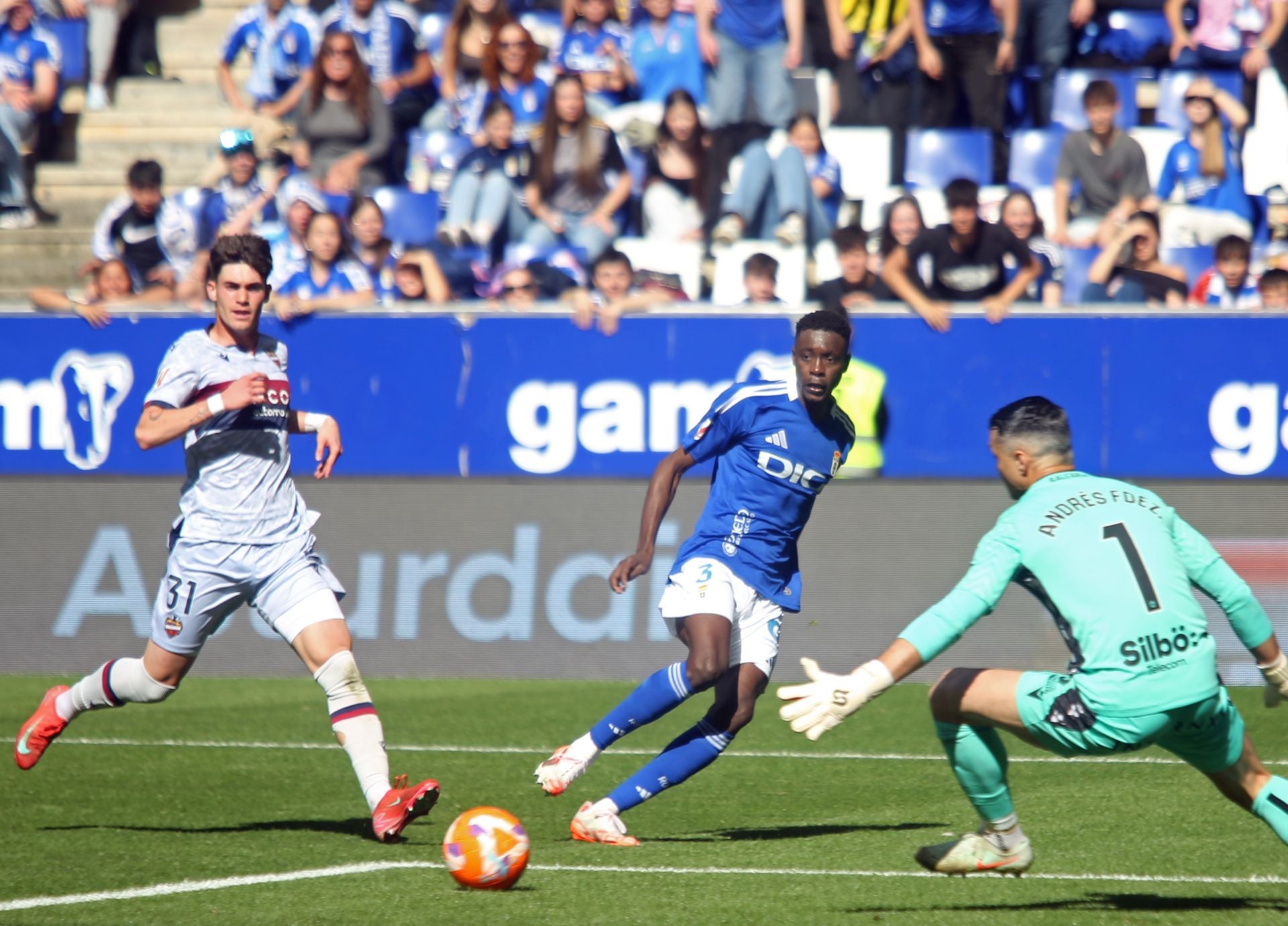 Las mejores imágenes del Real Oviedo - Levante