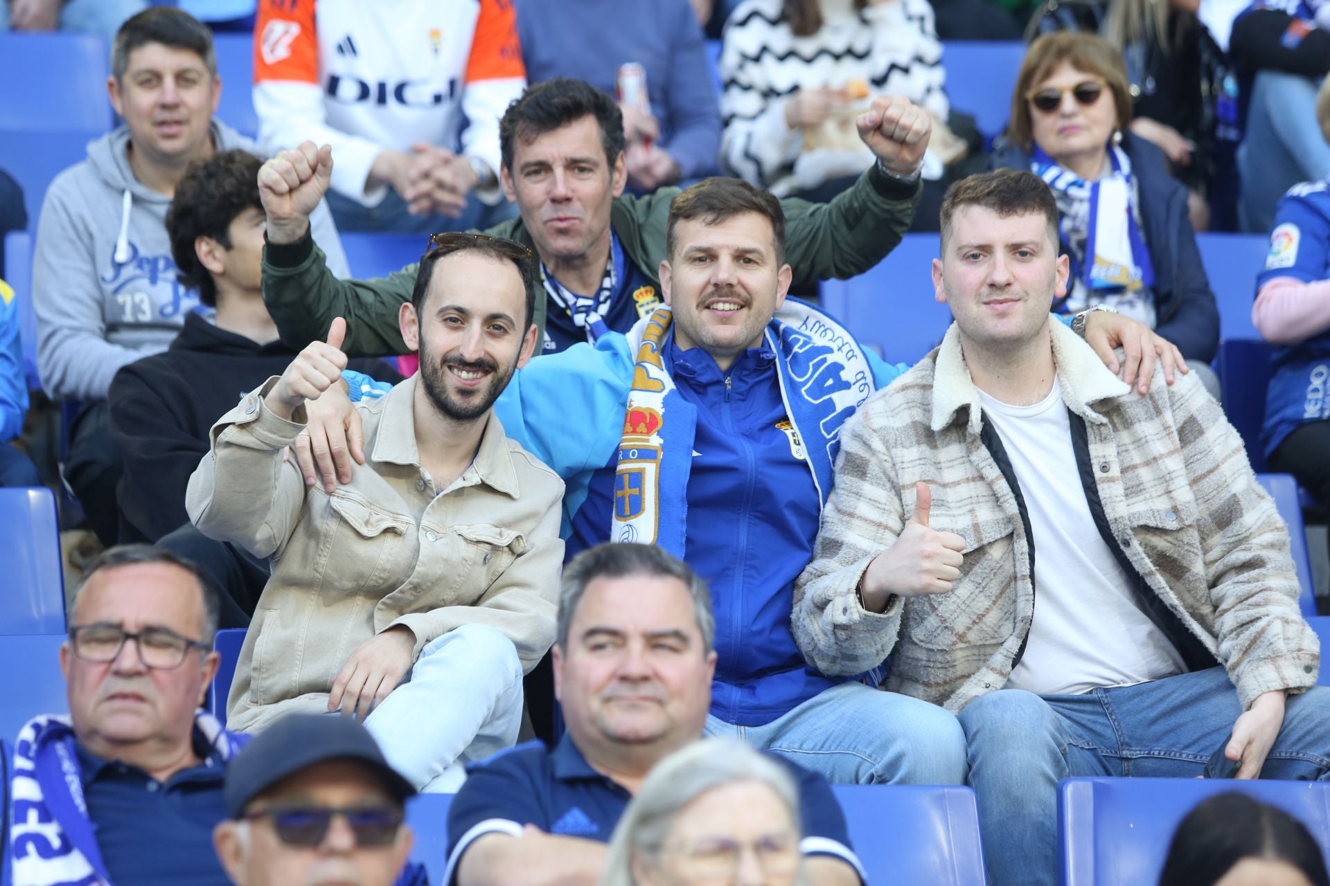 ¿Estuviste en el Real Oviedo - Levante? ¡Búscate en las fotos!