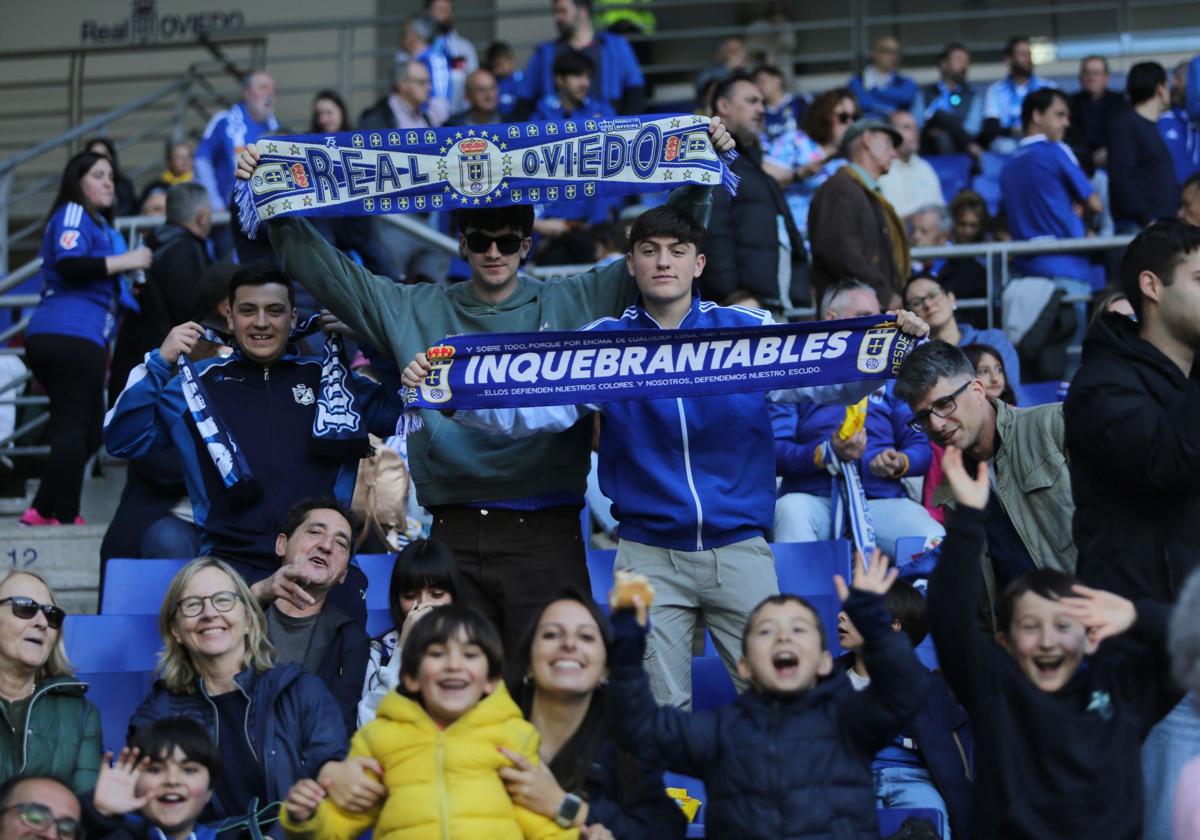 ¿Estuviste en el Real Oviedo - Levante? ¡Búscate en las fotos!