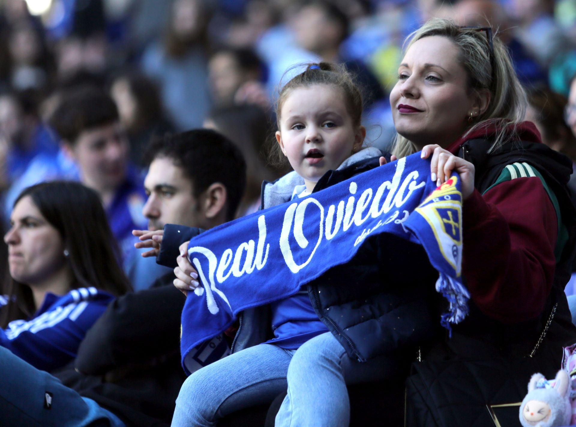 ¿Estuviste en el Real Oviedo - Levante? ¡Búscate en las fotos!