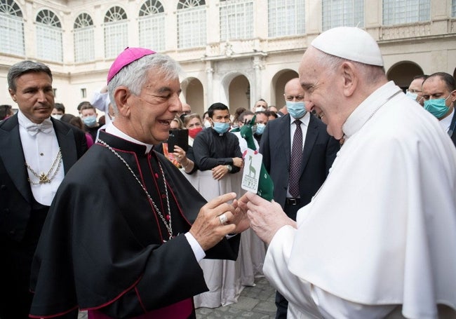 Kike Figaredo, con el Papa Francisco, en el Vaticano.