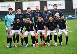 Alineación inicial del Real Avilés el pasado domingo ante el Rayo Cantabria.