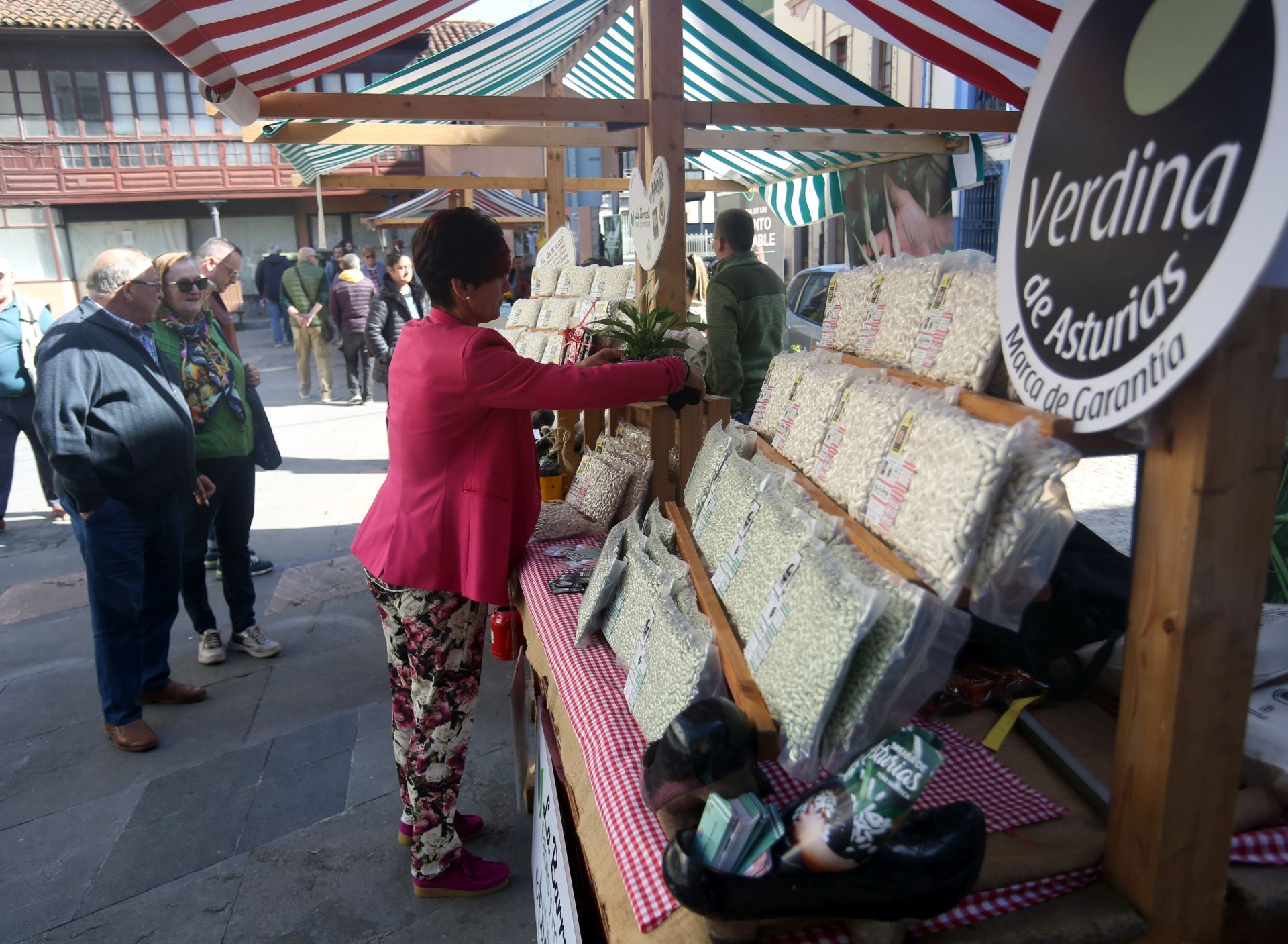 Grado, lleno hasta la bandera para celebrar La Flor: la cita en imágenes