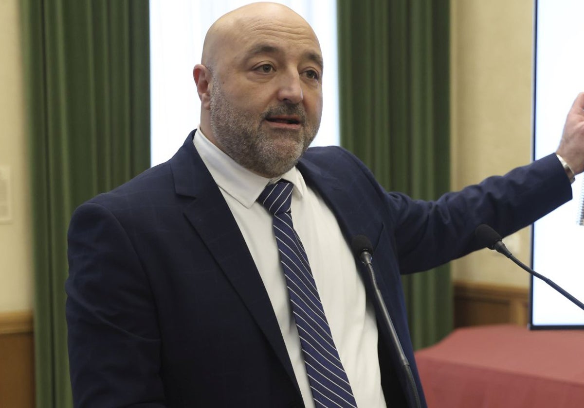 Gijón anuncia un programa para que octogenarios compartan piso con sin techo