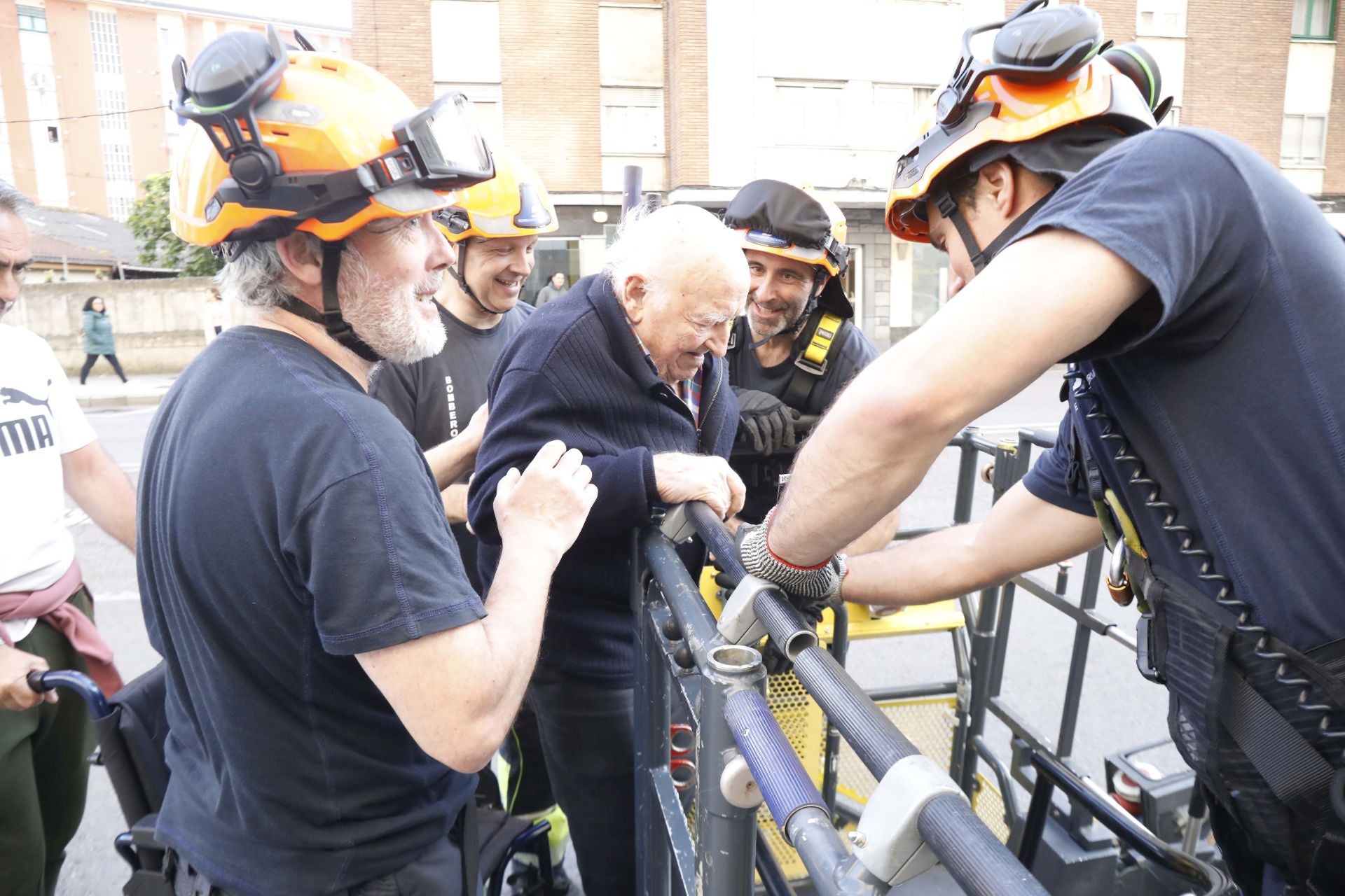 Fotos | Desconexión total: así se vivió el apagón en Asturias