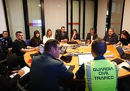 Reunión de gabinete de crisis en La Morgal.