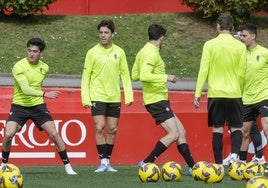 Nacho Méndez, a la izquierda, durante un entrenamiento.