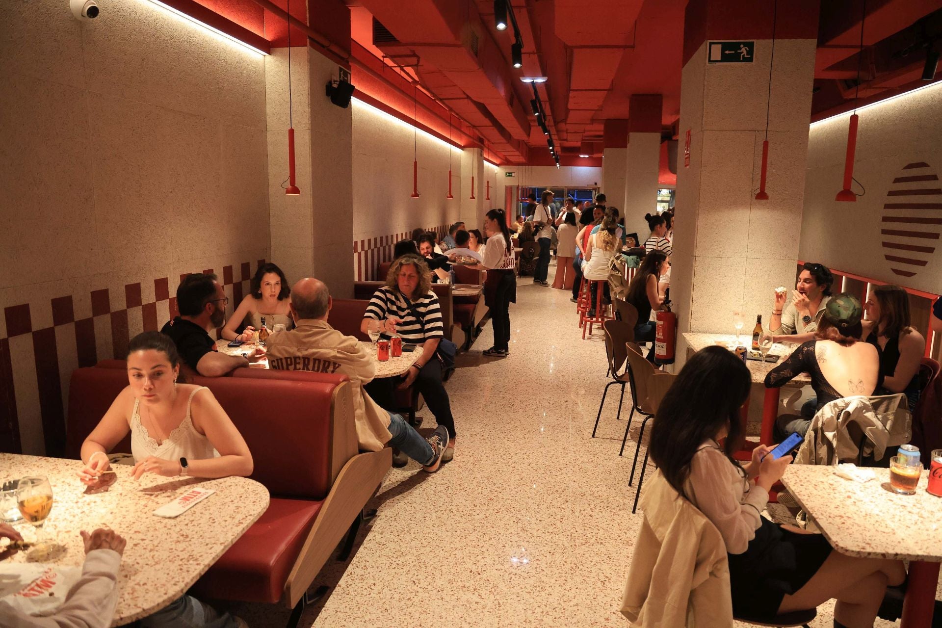 Así fue la inauguración de A toda Mesa, la nueva hamburguesería &#039;gourmet&#039; en Gijón