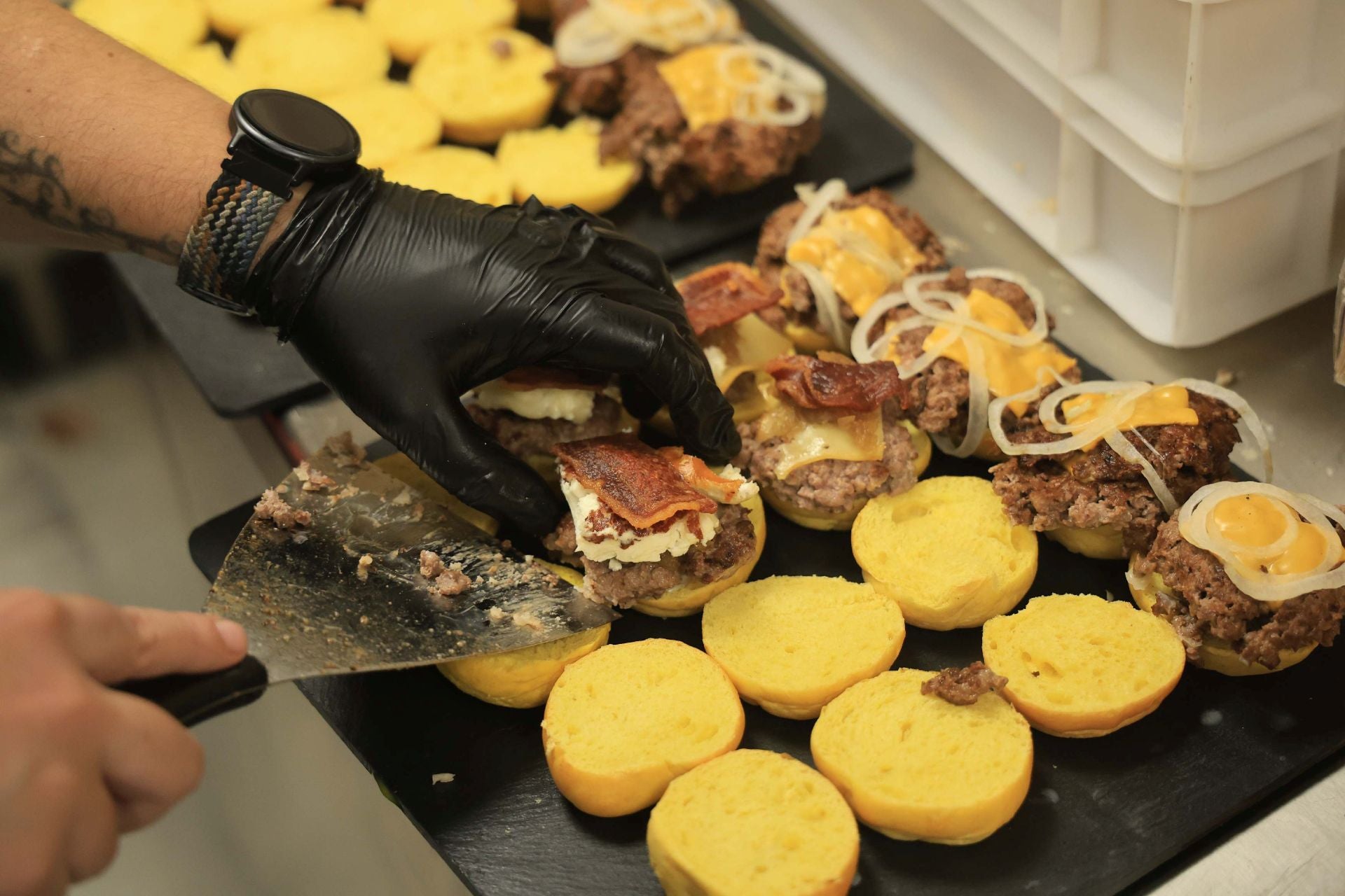 Así fue la inauguración de A toda Mesa, la nueva hamburguesería &#039;gourmet&#039; en Gijón