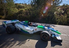 El piloto de Salinas, antes de la competición.