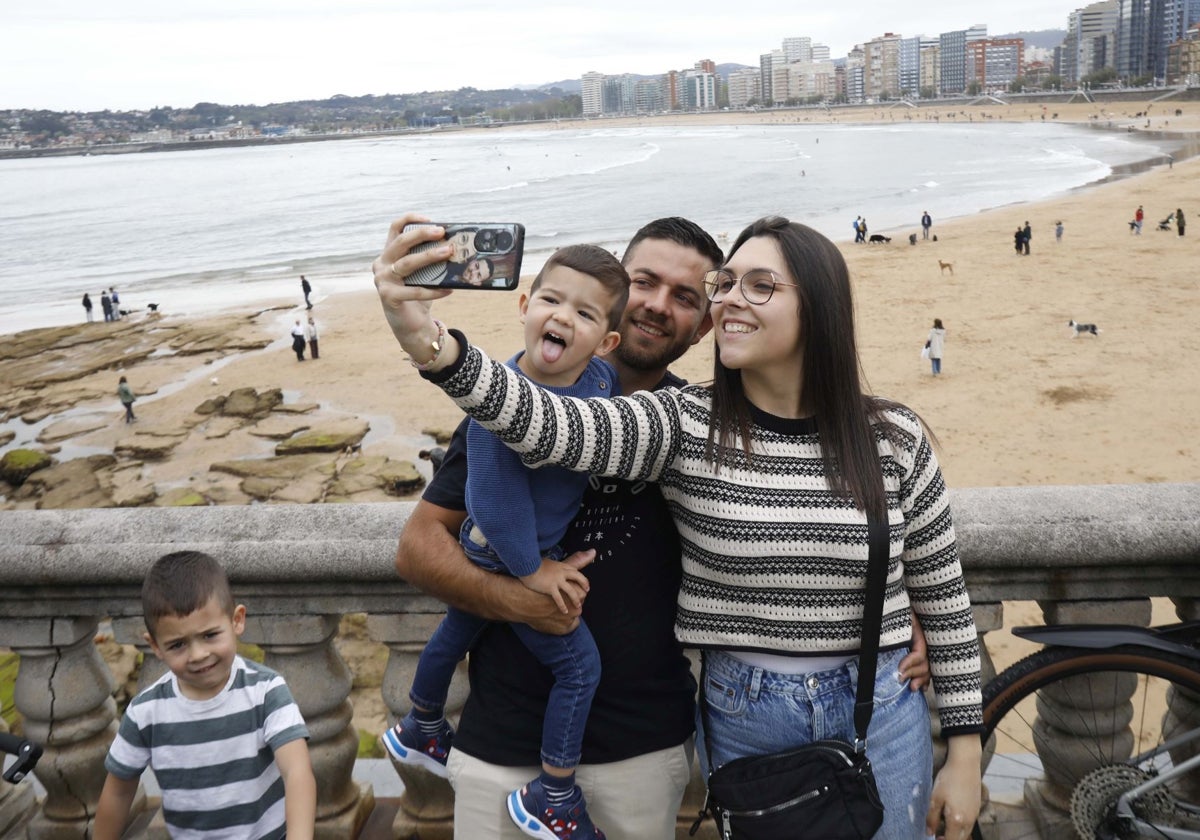 El sector turístico de Asturias espera compensar el frenazo de Semana Santa con el puente del 1 de mayo