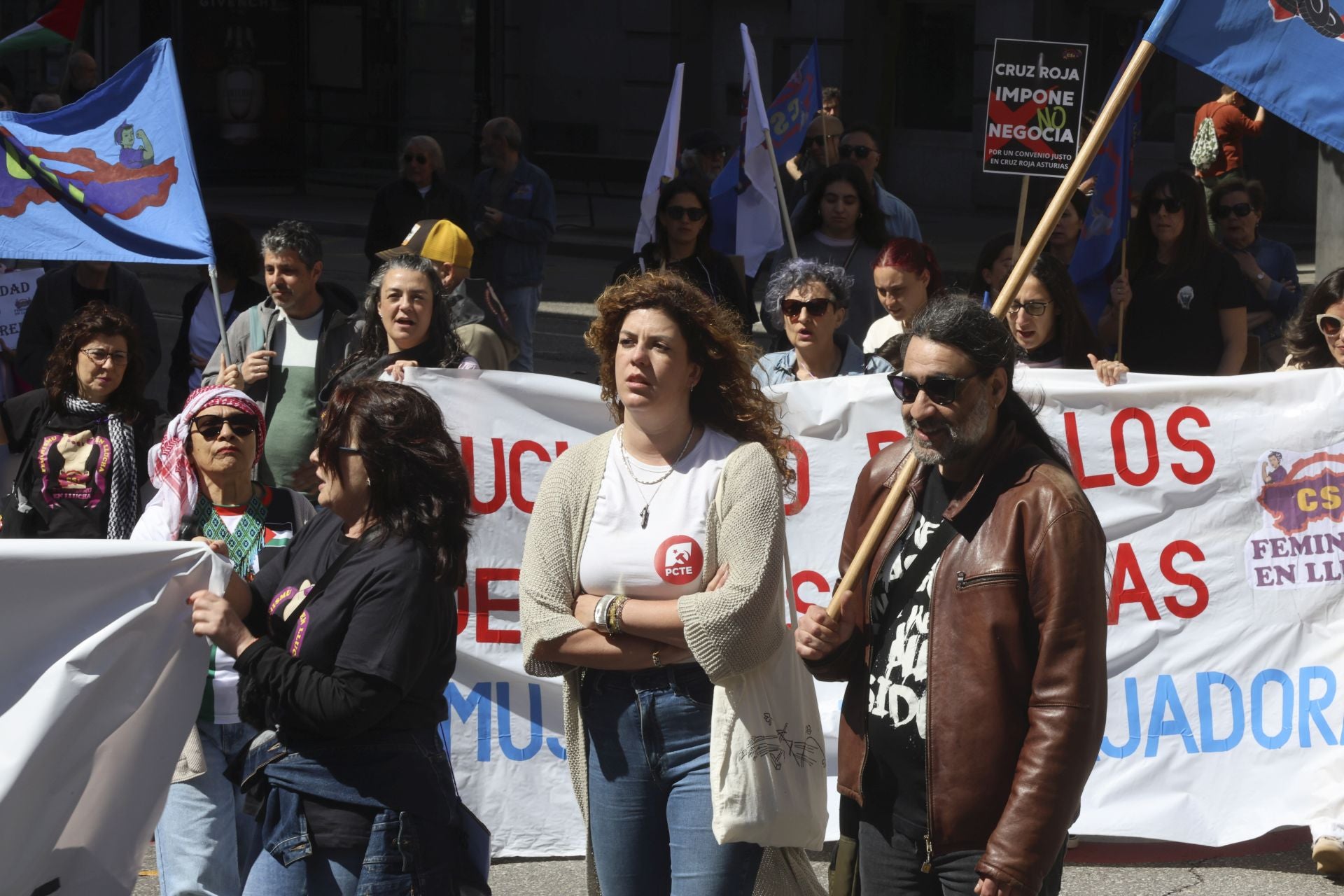 La manifestación de los sindicatos minoritarios el Día del Trabajo en Gijón, en imágenes