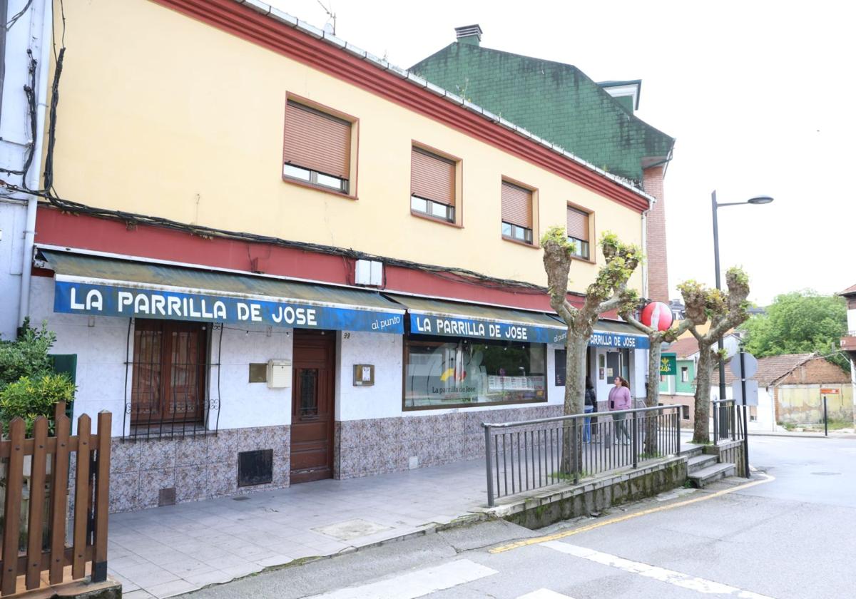 Roban 3.000 euros con el método del alcantarillazo en una parrilla de San Claudio, en Oviedo