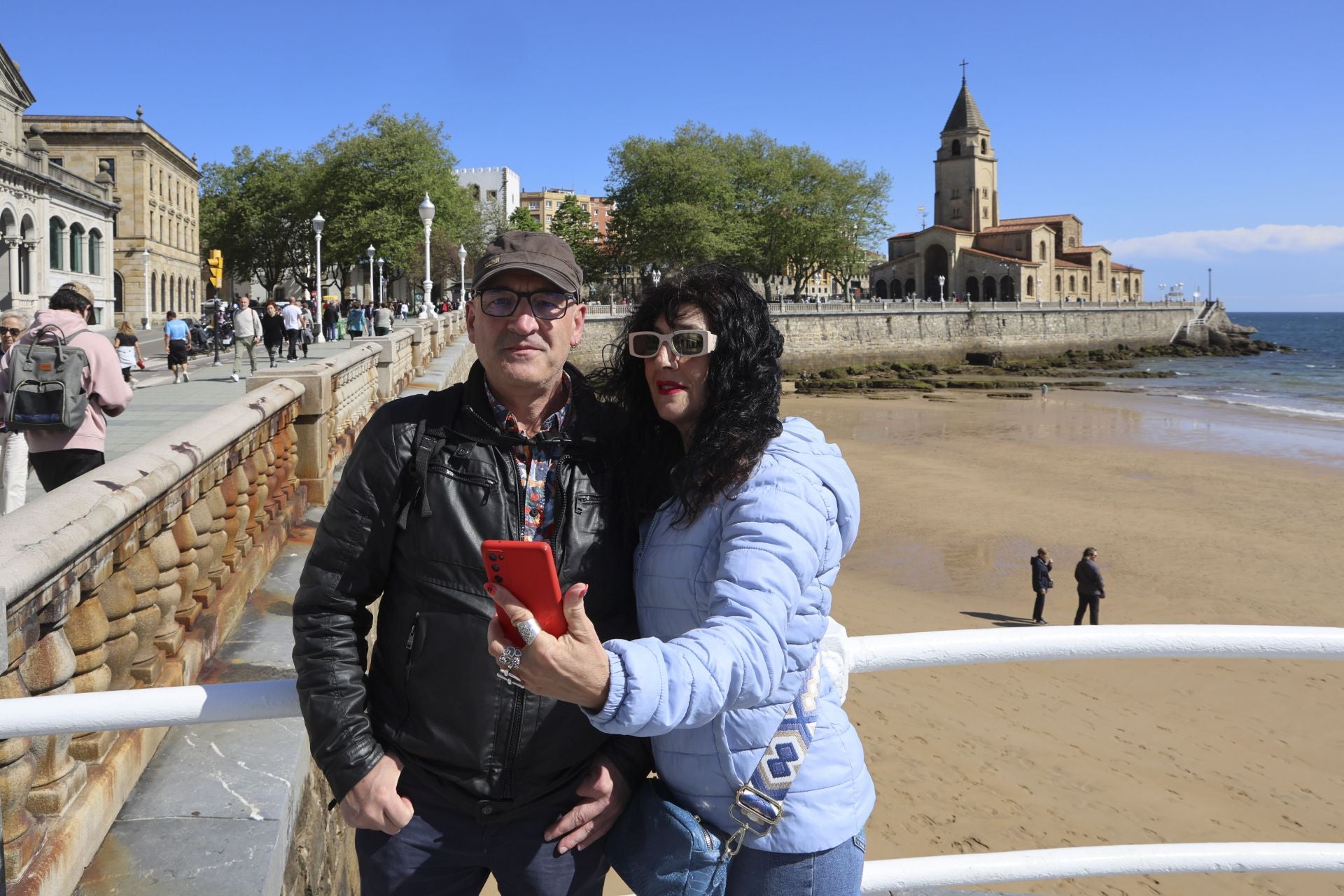 Turistas en las principales ciudades asturianas