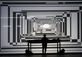 Ryoji Ikeda actuó en el Teatro de la Laboral.