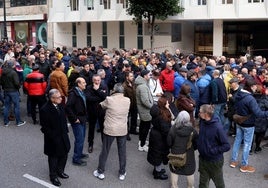 Última concentración de trabajadores de Hunosa ante la sede de la hullera en Oviedo, el pasado diciembre.