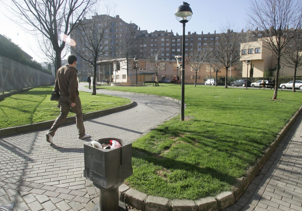 Un ciudadano reduce al ladrón que asaltó a un hombre en un cajero en Gijón