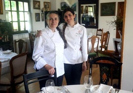 Yvonne Corral y Sara López, madree hija, en Casa Telva.