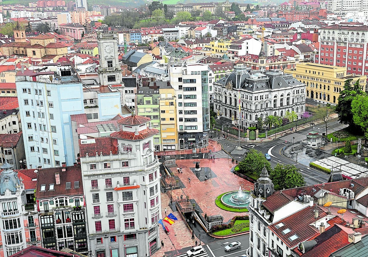 Oviedo creará zonas de tráfico restringido en el casco histórico para ampliar el espacio peatonal