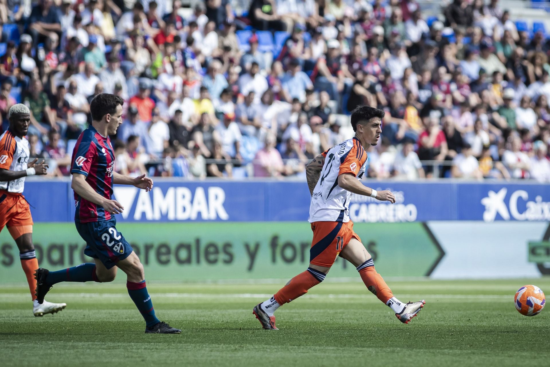 Fotos: Las jugadas del Huesca - Real Oviedo