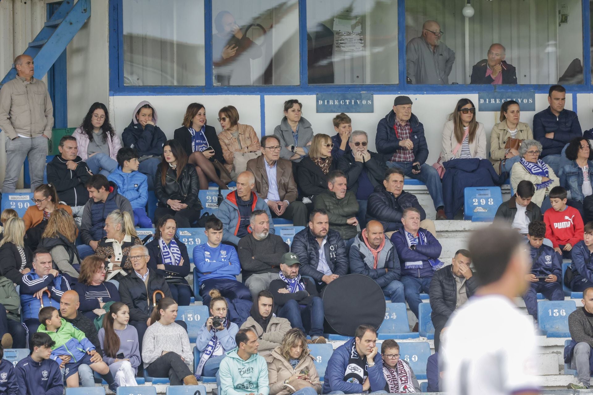 El Marino de Luanco celebra su permanencia en Segunda RFEF