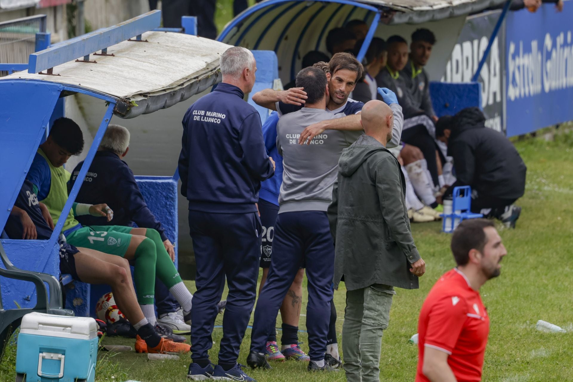 El Marino de Luanco celebra su permanencia en Segunda RFEF