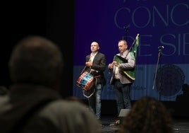 El gaitero Valentín Fuente y el tamborilero Raúl Gutiérrez abren el certamen sierense.