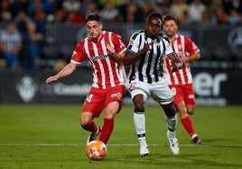 Lander Olaetxea, durante el partido del Sporting de Gijón del pasado lunes contra el Castellón.