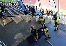 Un momento de la prueba de trepa de cuerda.