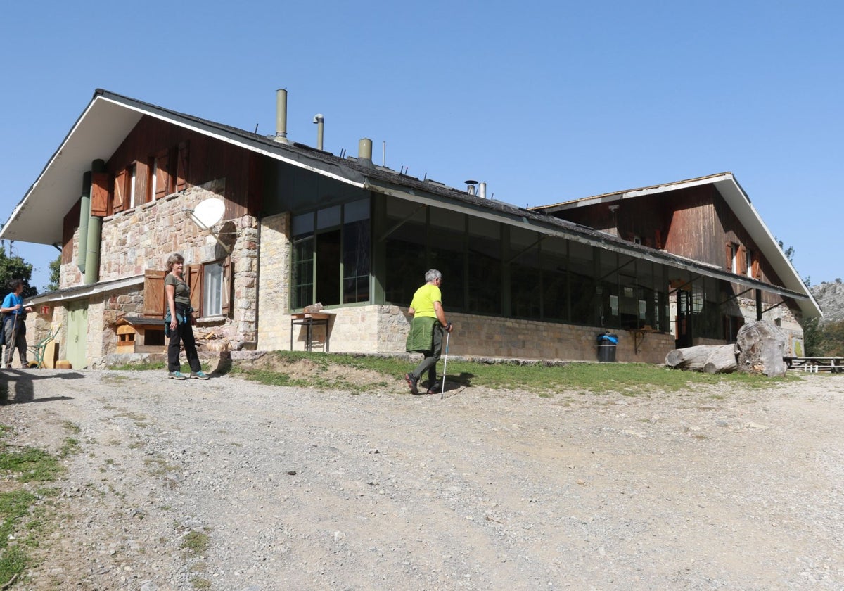 Diferencias técnicas mantendrán cerrado el refugio de Brañagallones este verano