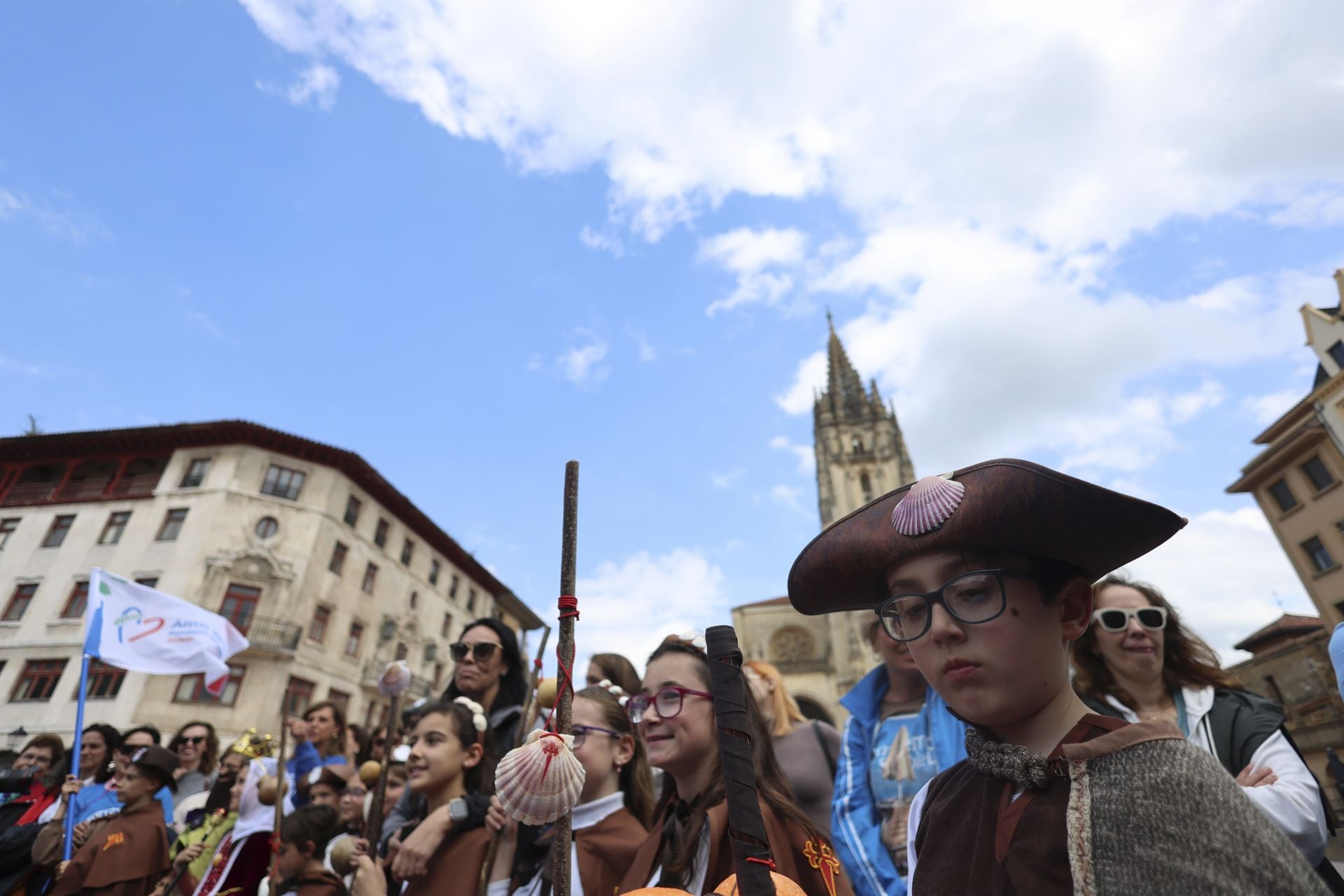 Fotos: Los alumnos del colegio Amor de Dios, de peregrinos del Camino de Santiago