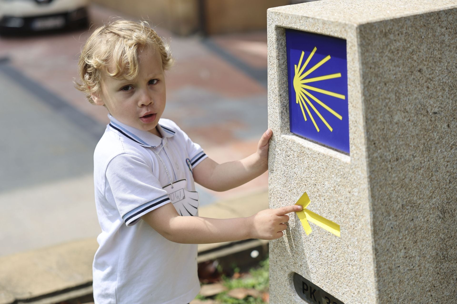 Fotos: Los alumnos del colegio Amor de Dios, de peregrinos del Camino de Santiago