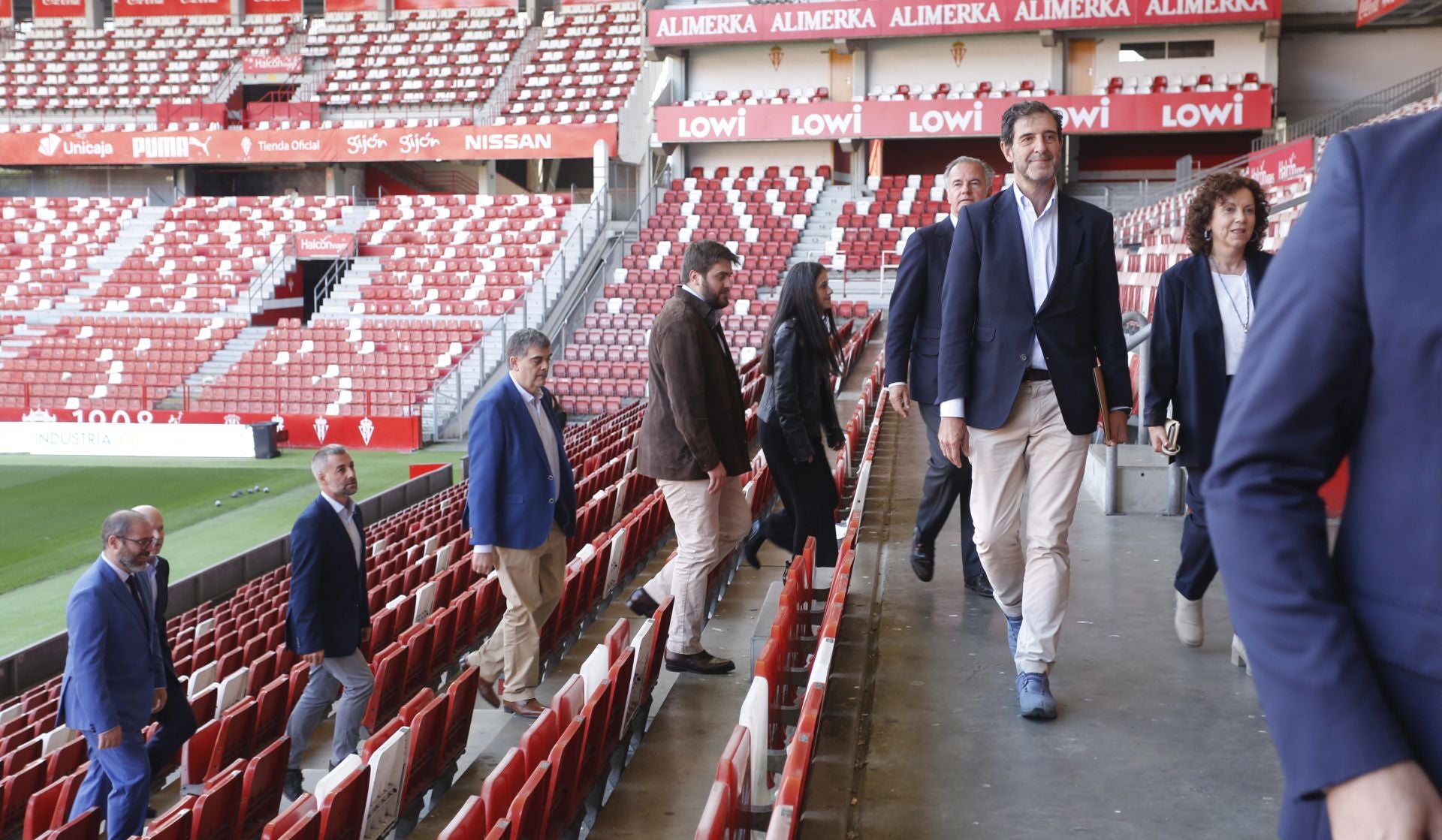 Los V Premios Industria 4.0 en las gradas de la tribuna oeste de El Molinón